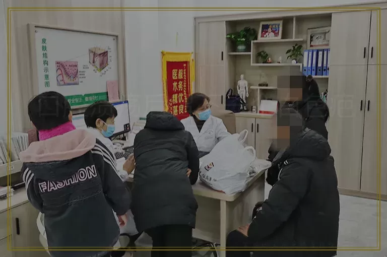 口腔溃疡后留下一个白色疤痕