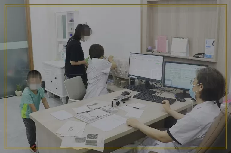 剖腹产一个月正常疤痕图片